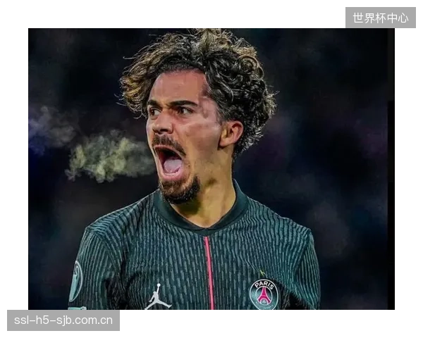恩里克延续传控压制，维蒂尼亚获评决赛MVP导演巴黎卫冕。